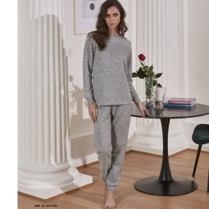 Pigiama donna in tessuto caldo con inserti in pizzo tono su tono