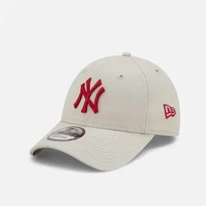 New Era Cappellino 9FORTY Regolabile New York Yankees Essential beige / red